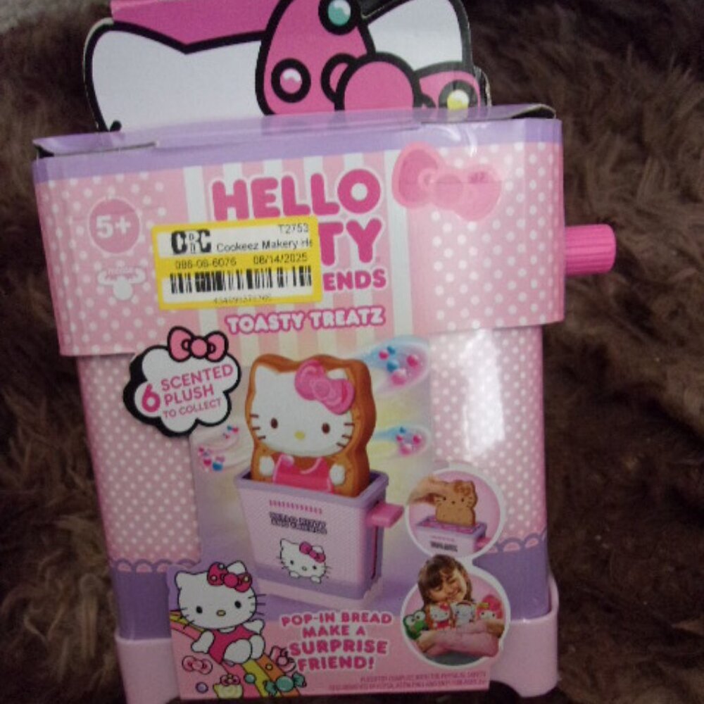 Cookeez Makery Hello Kitty and Friends Toasty Treatz Toaster | Squishy, Scented
